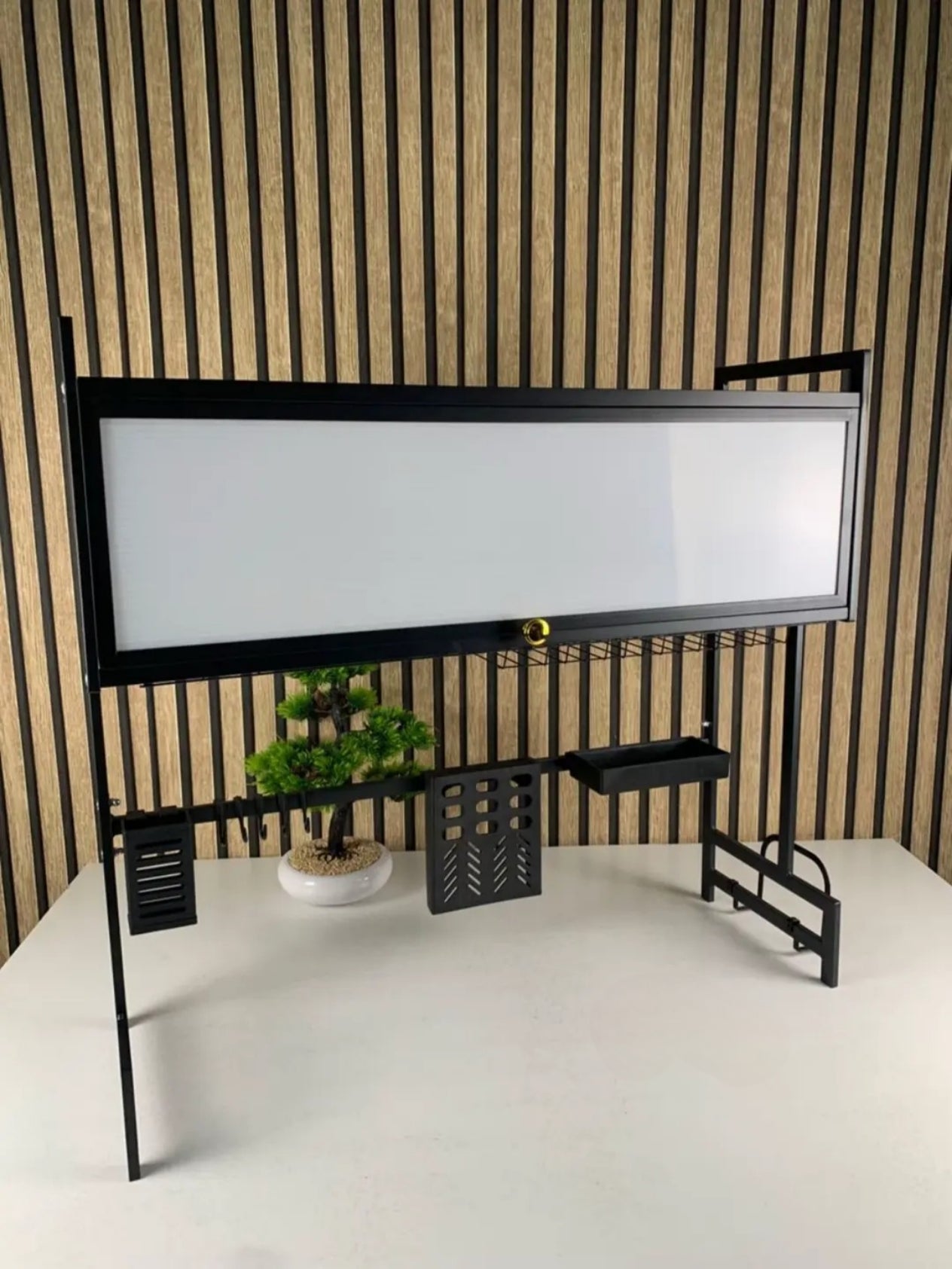 رف لتنظيم الاواني